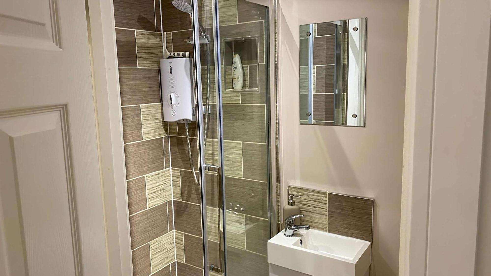 Apartment Glades Lovely Self Contained Apartment-studio In Super South West Location By Staystaycations *